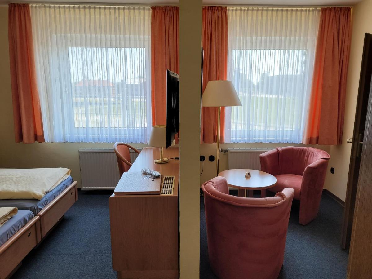 Ems-Hotel Emden Exterior photo